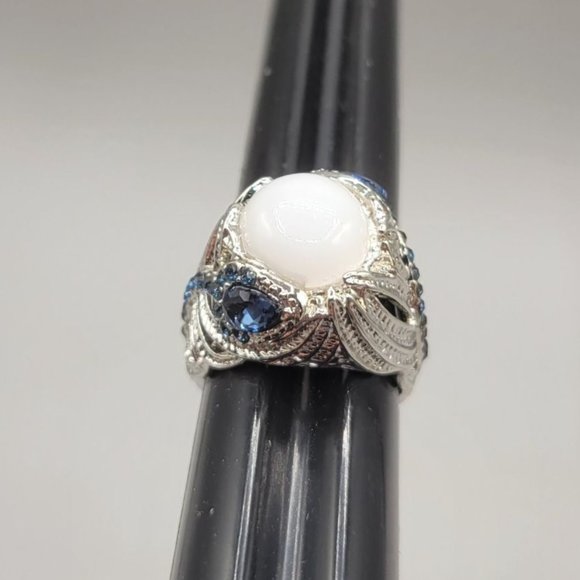 Moonstone Style Blue Rhinestone Cocktail Statement Ring Silver Tone Setting Size - Picture 8 of 9